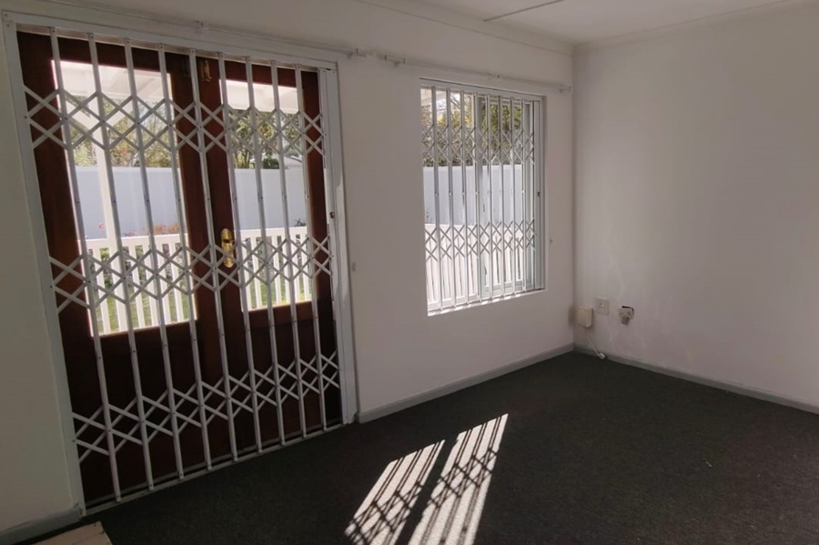 To Let 4 Bedroom Property for Rent in Heather Park Western Cape